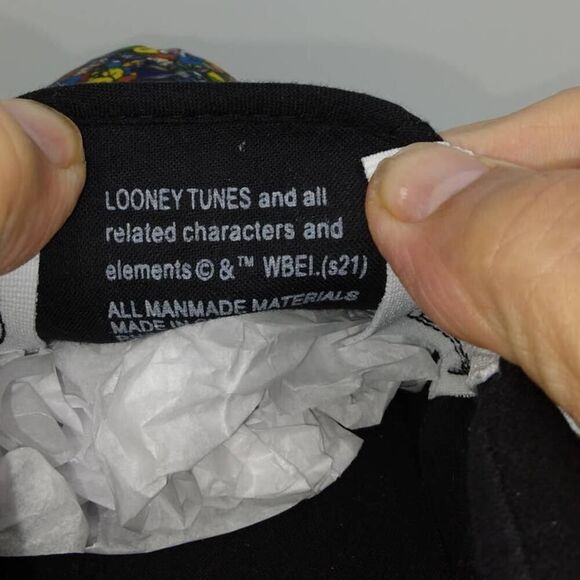 Looney Toons NEW Men's Black with Graphics Slip-on Sneakers - sz. 10 - Picture 7 of 7